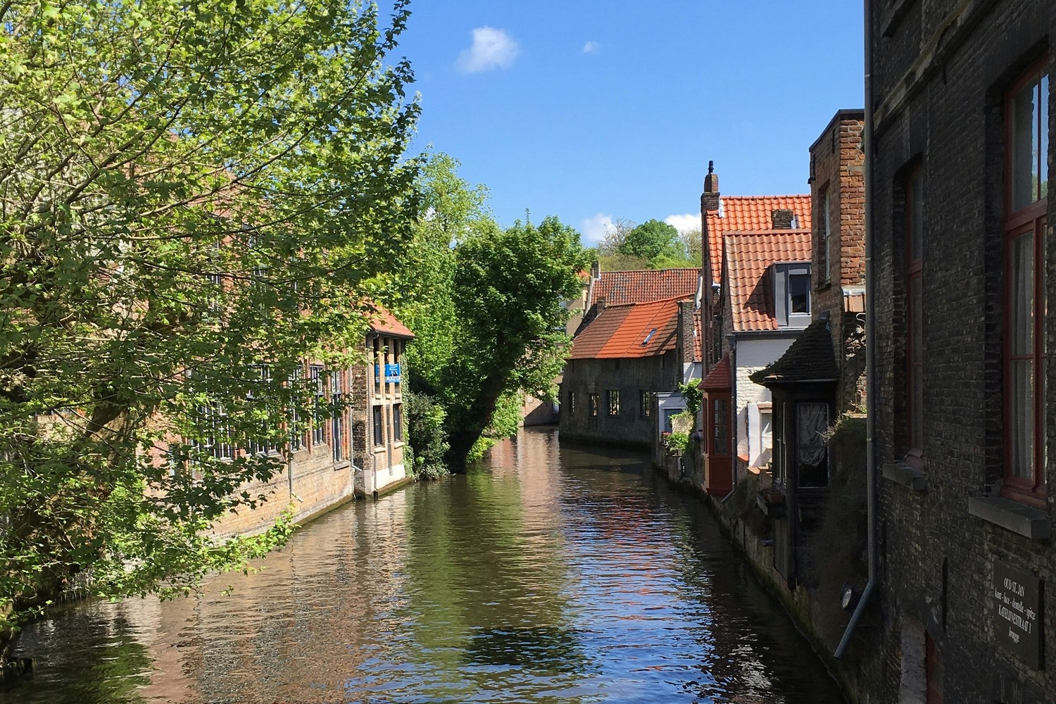 Vue d'un canal à Bruges, en Belgique